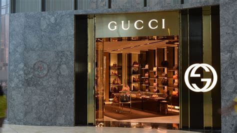 entrare da gucci|Lo stipendio di un commesso Gucci, ecco quanto guadagna.